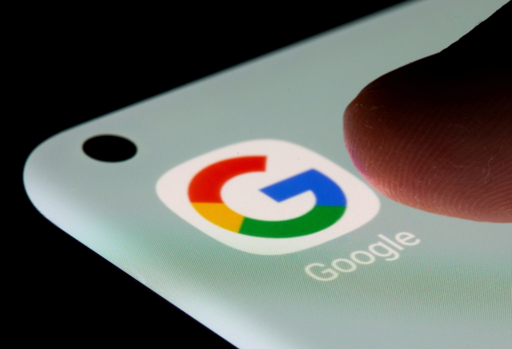 A Google félmilliárd csaló hirdetést törölt mesterséges intelligenciával