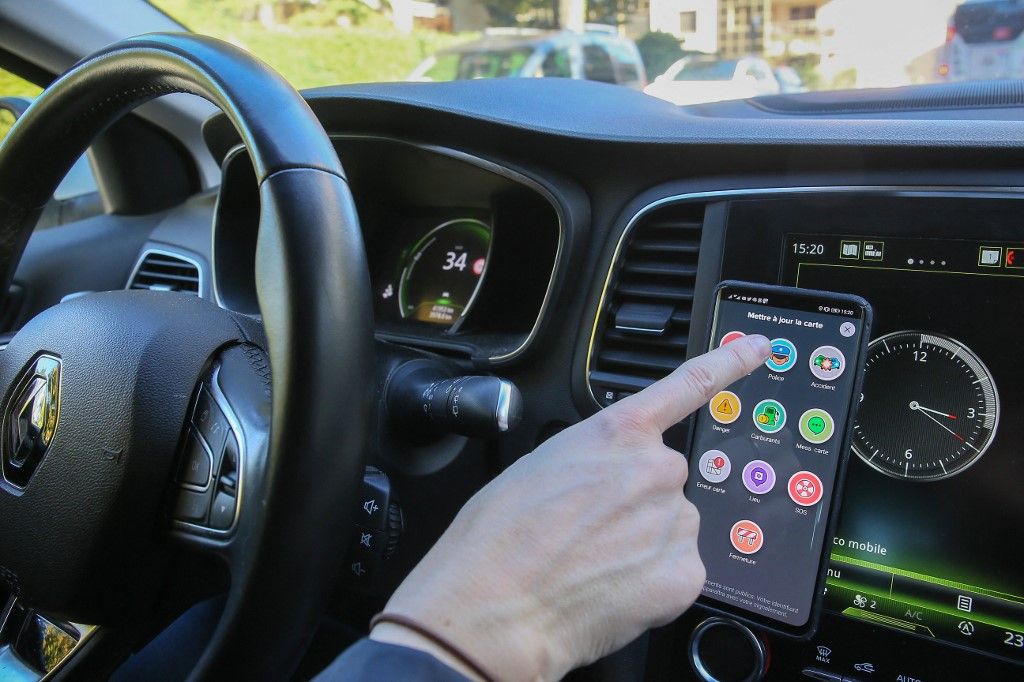 Betilthatják a Waze és a Google Maps népszerű funkcióját: újabb európai ország tervezi, jobb felkészülni rá a magyaroknak is