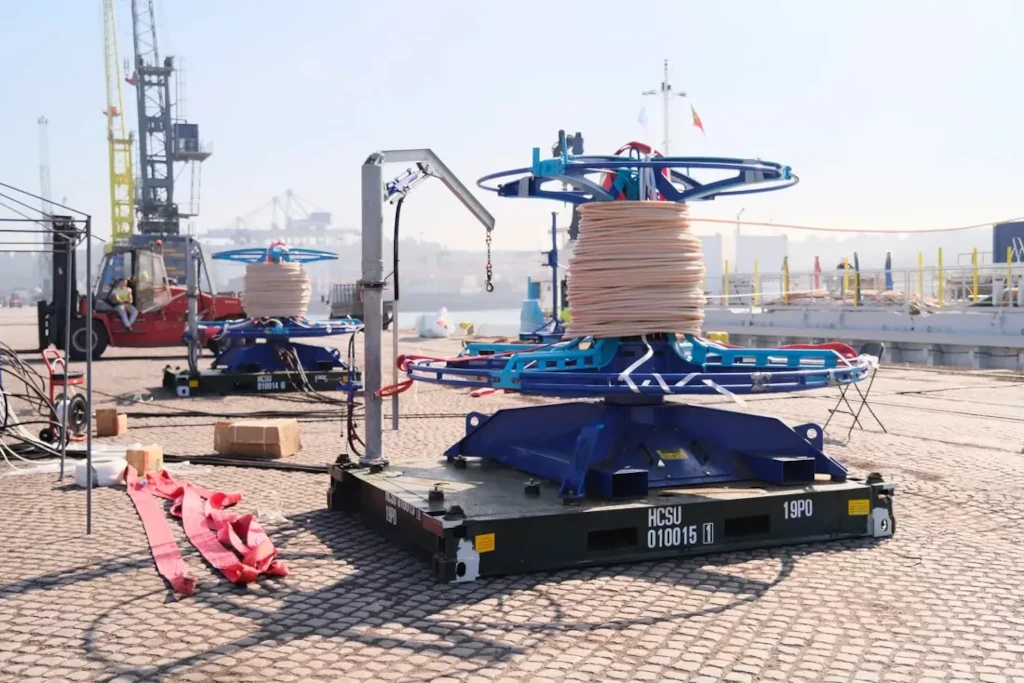 A világ első transzatlanti optikai kábelét kihúzzák az óceán fenekéről