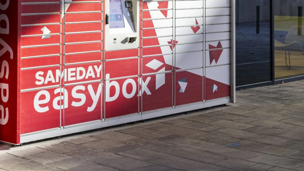 Egy Emag-cég kivonulása. Felvásárolják a futárcéget, eltűnhet a márka a magyar piacról