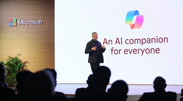 Mustafa Suleyman másfél évet ad a fehér gallérosoknak az MI-vel szemben