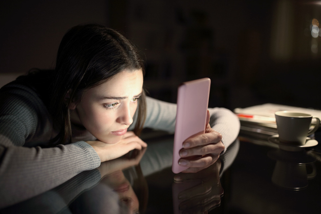 Pellengéren az Instagram és a YouTube „függőséggépezetei”