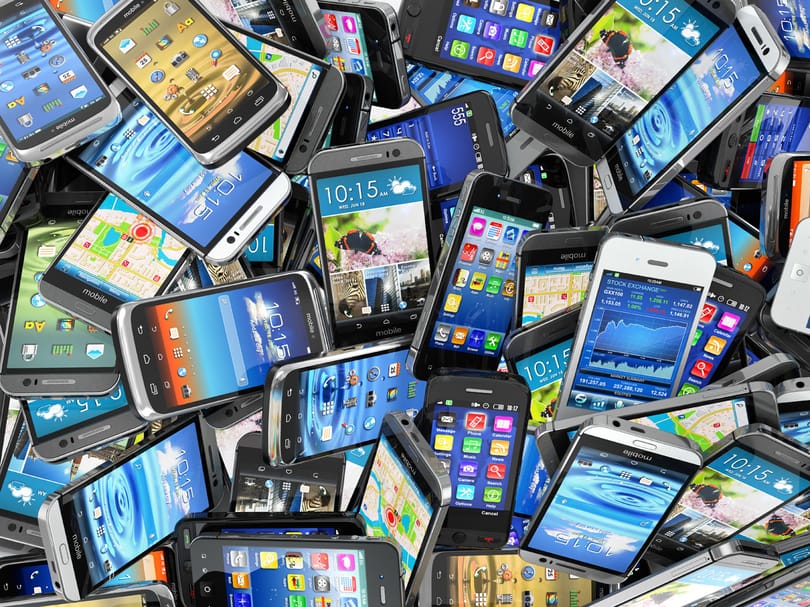 Új trend ütötte fel a fejét, alattomos fegyverrel zsarolnak a mobilgyártók