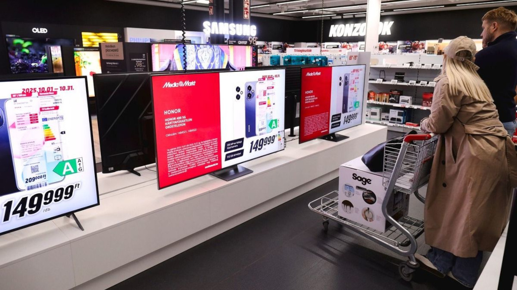 Kitálalt a MediaMarkt tulajdonosa: életben tartják az ősi riválist, még be is költöztetik az áruházakba a Saturn-t