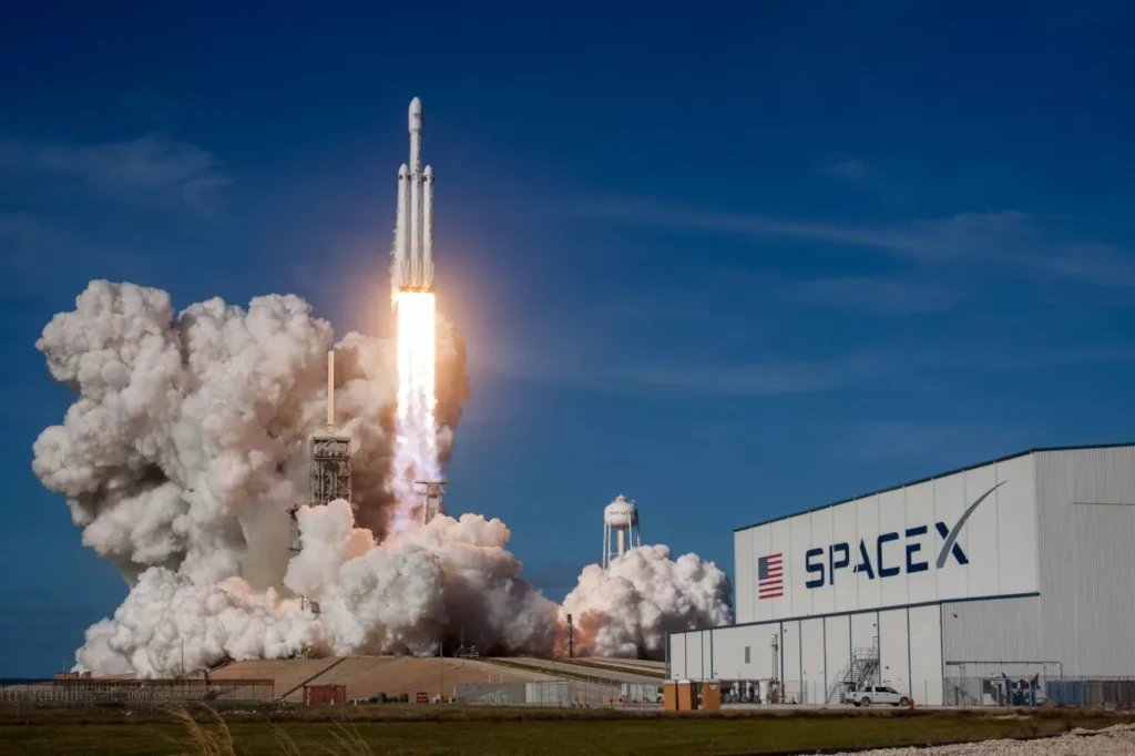 A SpaceX szándékosan 260 Starlink műholdat égetett fel az elmúlt hat hónapban, és további több száz várhatóan követi őket