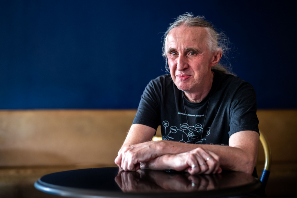 „Az ember a mai formájában nem lehet az evolúció csúcsterméke” – Kömlődi Ferenc-interjú