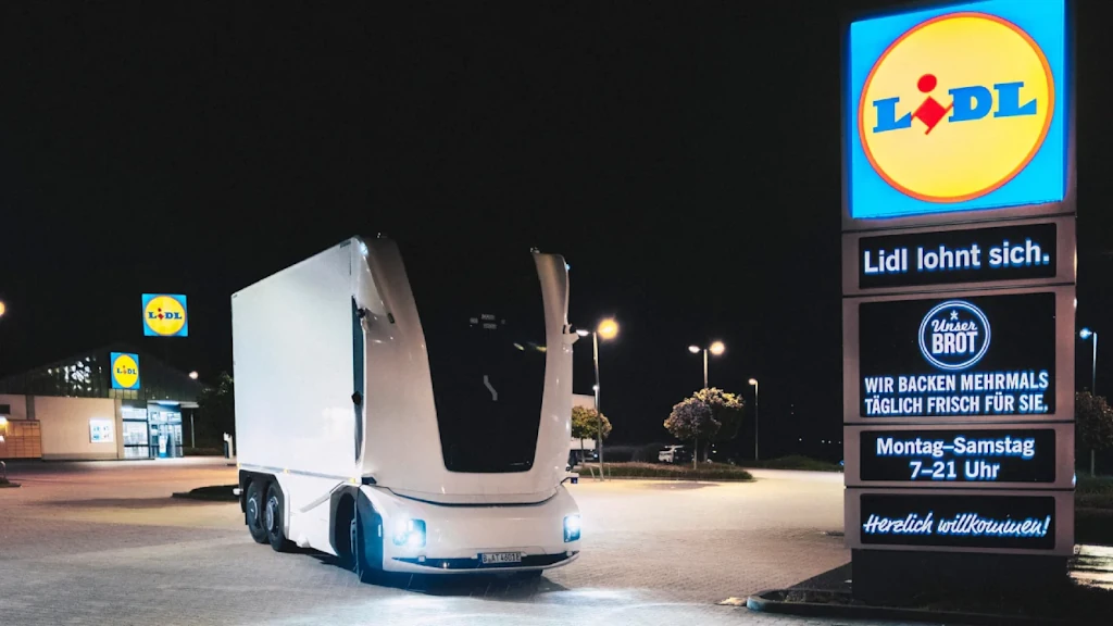 Elszabadult a Lidl az utakon: sofőr nélküli teherautó viszi a boltba az árut