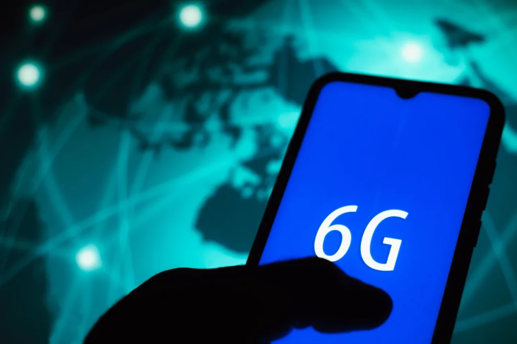 A 6G-technológia terepi tesztjei. 7 GHz-es frekvenciasávban működő kapcsolat laboratóriumon kívüli vizsgálata