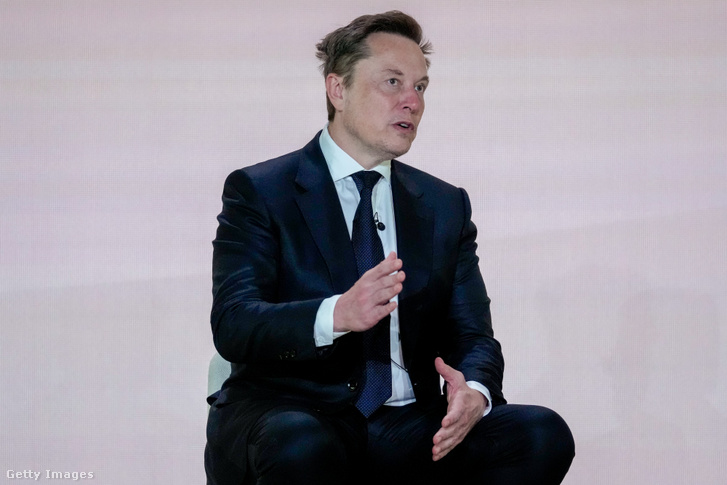Musk azt állítja, hogy ő áll a Starlink ukrajnai lassulása mögött