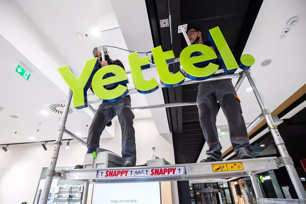 Váratlant húzott a Yettel: kilép a megszokott szerepéből a mobilszolgáltató